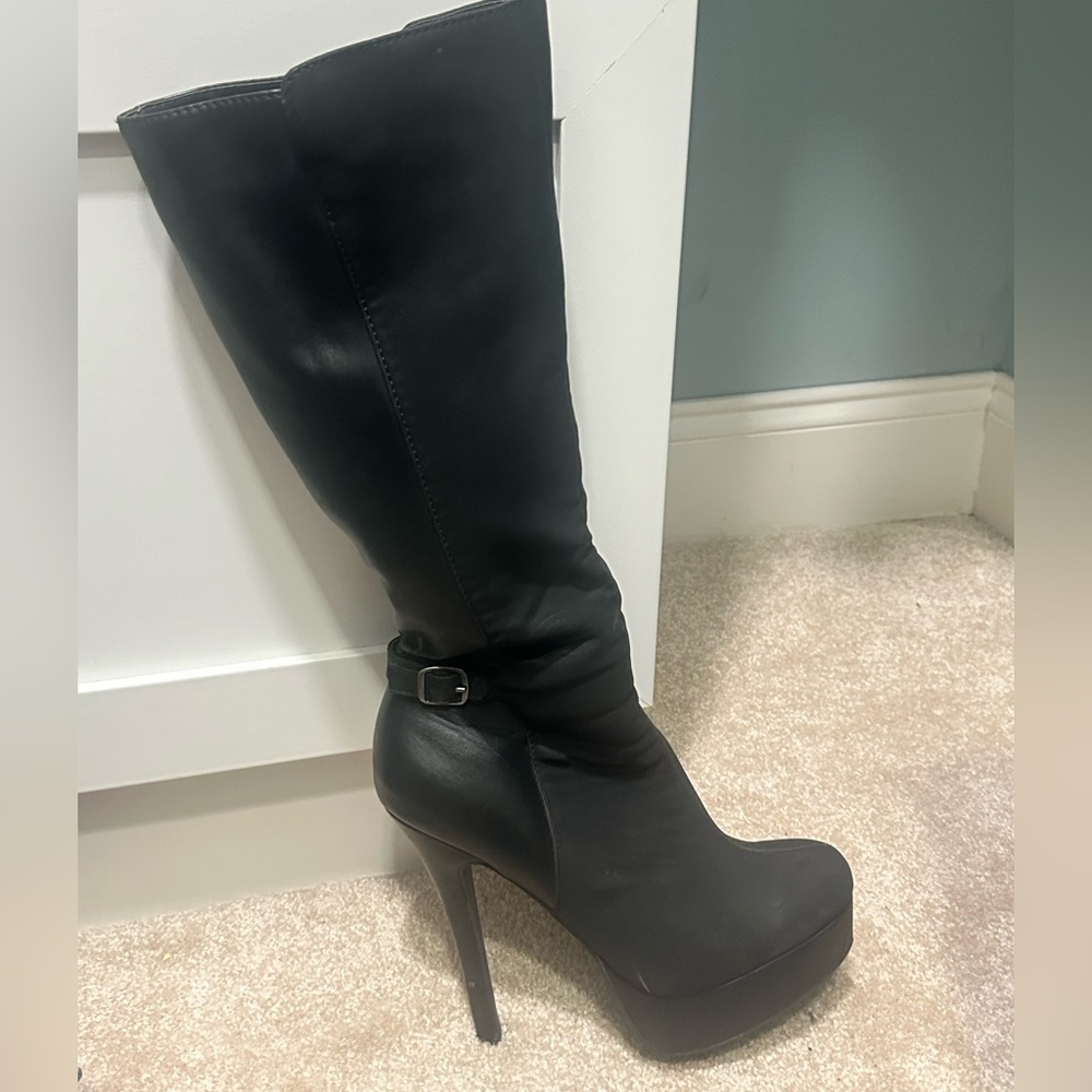 Women’s size 8.5 black boots